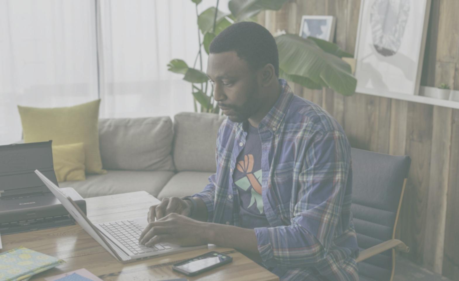 Équipe Ilvex Kor travaillant sur des stratégies d'investissement